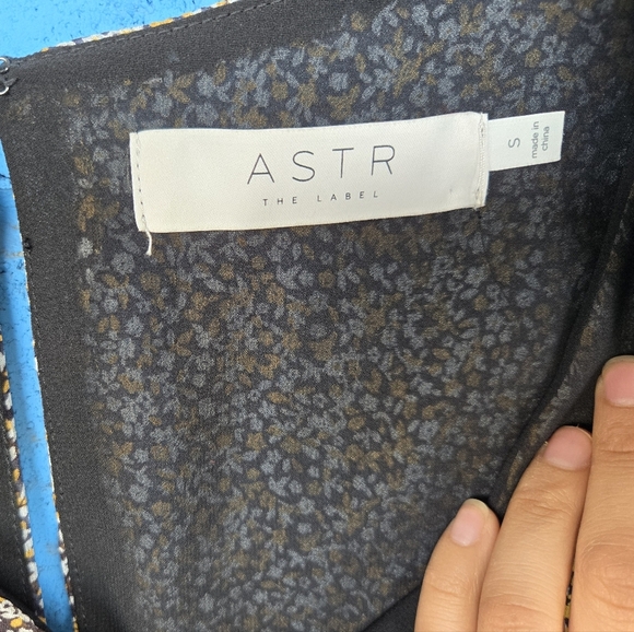 ASTR the label Women's ShortSleeve Faux Wrap Ruched DropWaist mini dress Sz S - Picture 5 of 10